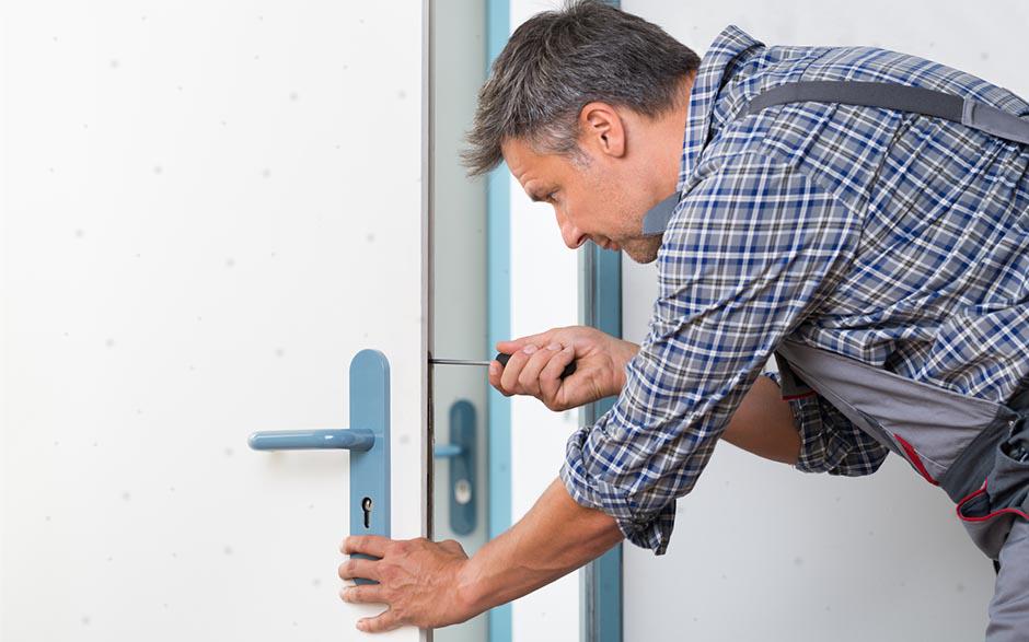ouverture de porte claquée serrurier Le Mesnil-le-Roi